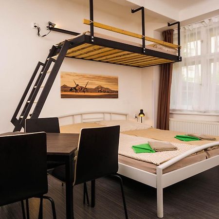Flying Bed Apartment Close To Prague Castle And Airport Cameră foto