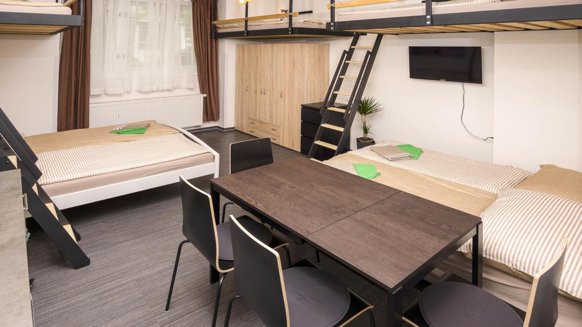Flying Bed Apartment Close To Prague Castle And Airport Cameră foto