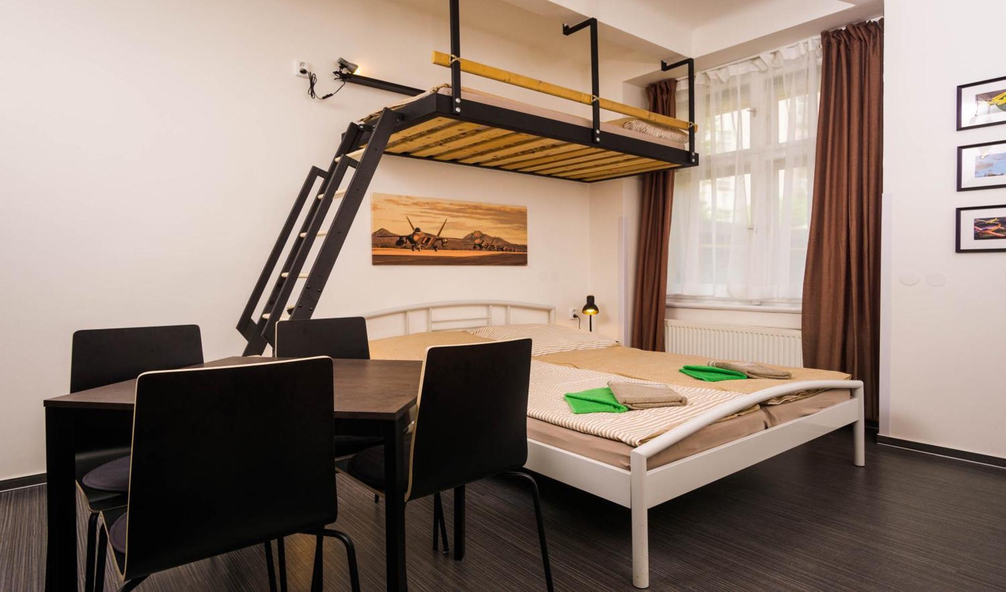 Flying Bed Apartment Close To Prague Castle And Airport Cameră foto